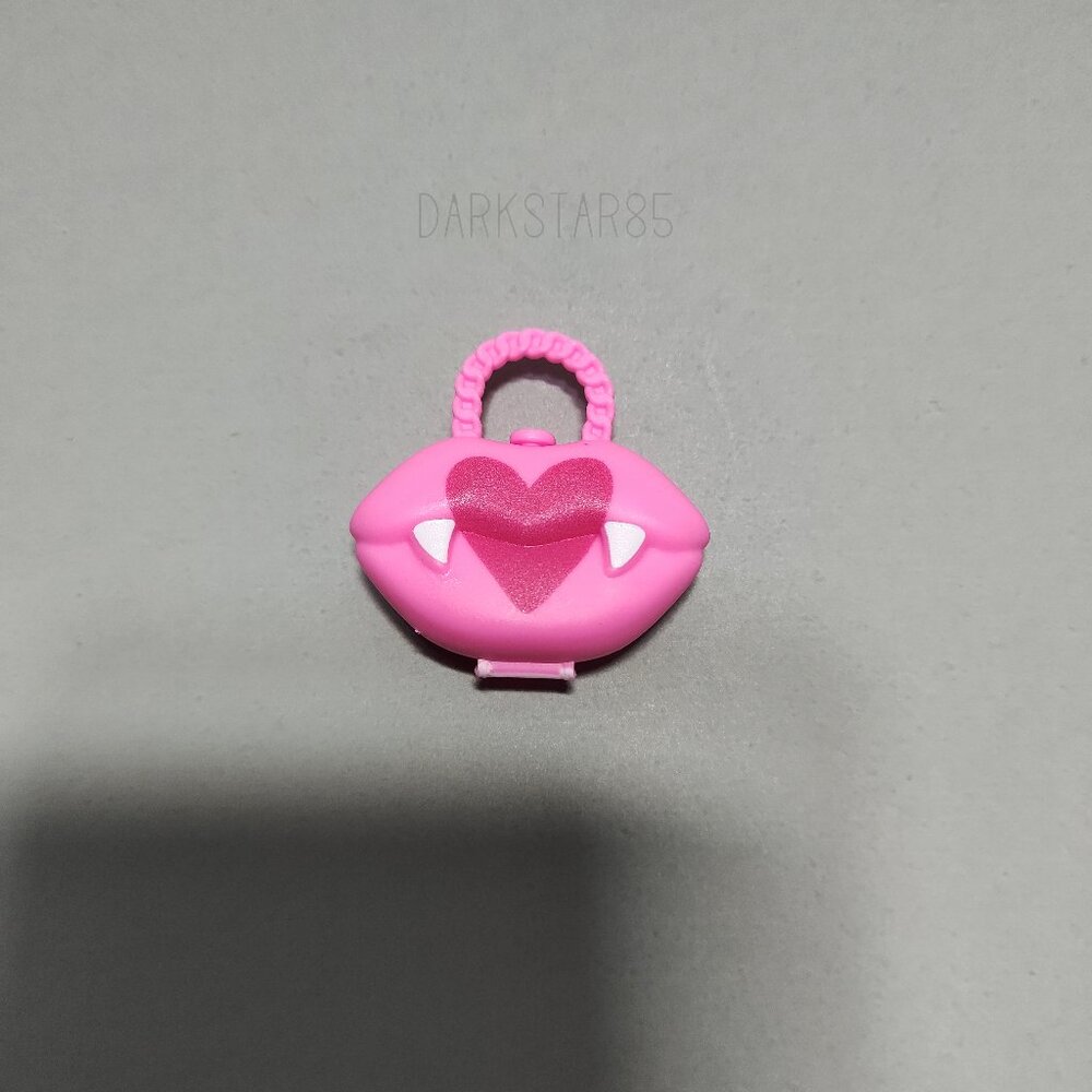 Monster High Draculaura G3 International Release Budget Doll Pink Lips Purse